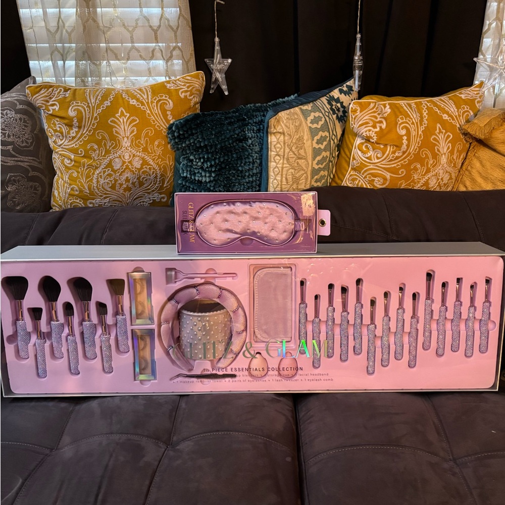 **ONLY 1 LEFT**TIK TOK Viral LIMITED EDITION 30 Piece Essentials MEGASET